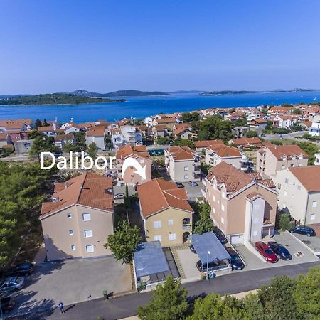 Apartments Dalibor Vodice Ngoại thất bức ảnh